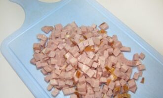 Рецепт салата «Ананас» с ветчиной и ананасами