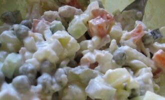 Классический салат Оливье с мясом: пошаговый рецепт