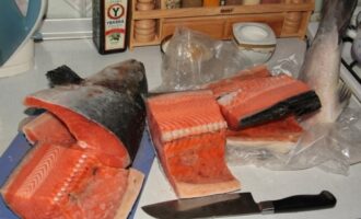 Салат «Три мушкетера» — сочетание фасоли и рыбы