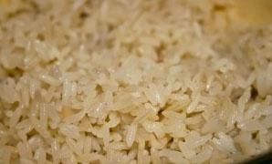 Кутап из форели с рисом и изюмом