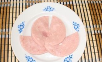 Канапе с бужениной и ветчиной