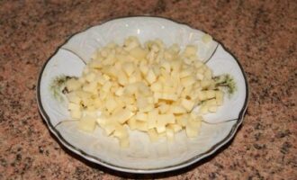 Салат «Лесная полянка»: классический рецепт с курицей и грибами