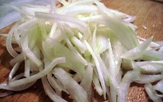 Салат из кальмаров и свежих огурцов
