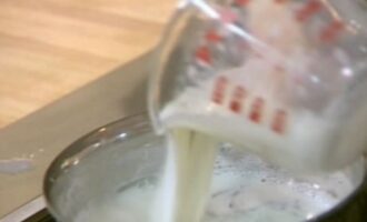 Клубничная панакота с ароматом ванили и розмарина