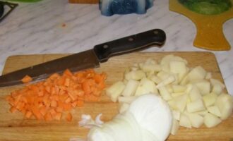 Суп из куриных потрохов с пшеном и овощами