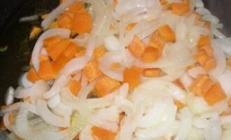 Суп из куриных потрохов с пшеном и овощами