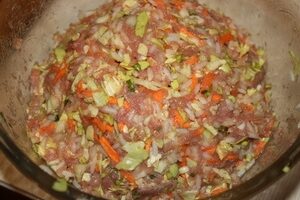 Рецепт ленивых голубцов с соусом