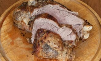 Баранина, запеченная с овощами в духовке