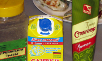 Рыбные рулетики с рисом и сливочно-горчичным соусом