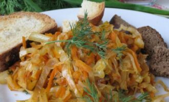 Тушеная капуста