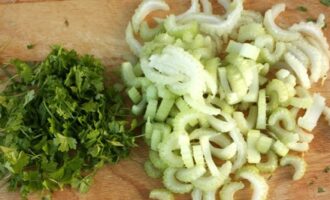 Молочный суп с курицей и грибами