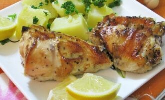 Запеченная курица с лимоном и медом