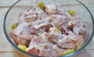 Запеченная курица с лимоном и медом