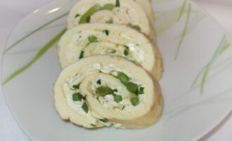 Рулет с сыром и спаржей