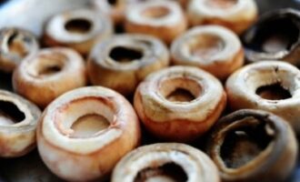 Французские грибочки с запеченным сыром: пошаговый рецепт