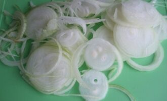 Рецепт салата с мясом кролика и кешью