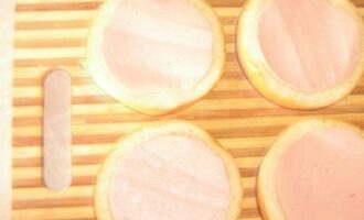 Салат в луковой корзинке: рецепт и подача