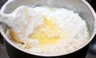 Пошаговый рецепт эклеров с заварным кремом в домашних условиях