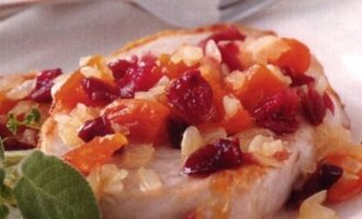 Запеченное куриное филе с яблоками
