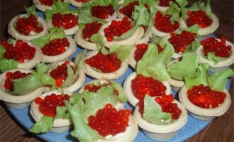 Мини-тарталетки с рыбными начинками