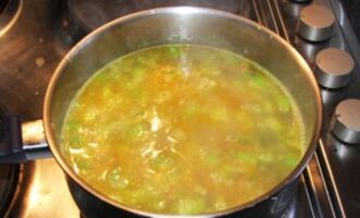 Итальянский суп с перловкой и фасолью