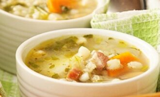 Итальянский суп с перловкой и фасолью