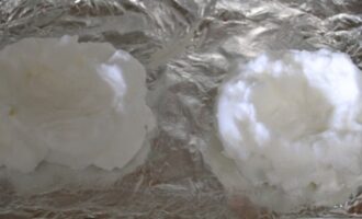 Как приготовить яичные гнезда с сыром и хлебными гренками