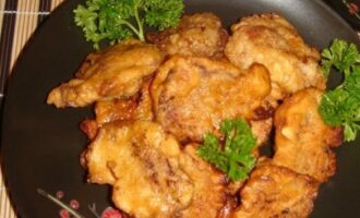 Свинина в кляре с сырным соусом