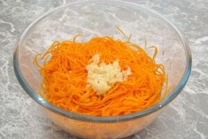 Морковка по-корейски