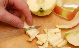 Слойки с яблоками