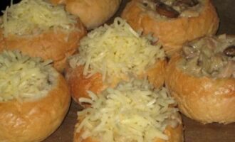 Жульен в булочке