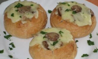Жульен в булочке