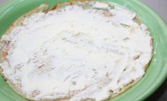 Канапе из блинов на шпажках