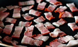 Пицца с артишоком и беконом