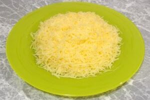 Пицца с артишоком и беконом