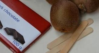 Киви в шоколадной глазури