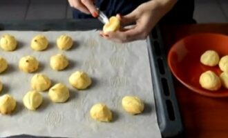 Профитроли с творожным кремом