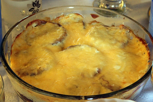 Баклажаны, запеченные с козьим сыром