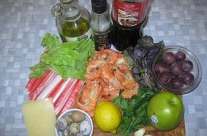 Салат с виноградом и креветками вкусный рецепт с фото пошагово и видео