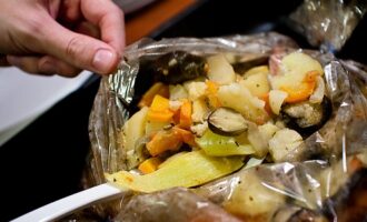Овощи в рукаве
