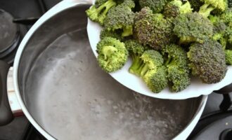 Запеченная брокколи со сливками