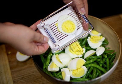 Салат на скорую руку из яиц и стручковой фасоли