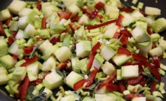 Тилапия запеченная с кабачками