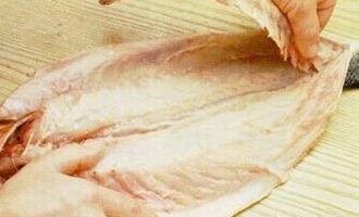 Пеленгас с пикантной овощной начинкой