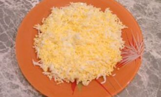 Салат с печенью трески