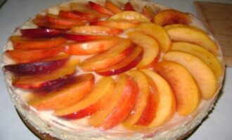 Манный пирог с персиком