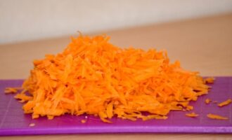 Салат из курицы с орехами