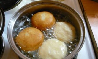 Пончики с заварным кремом