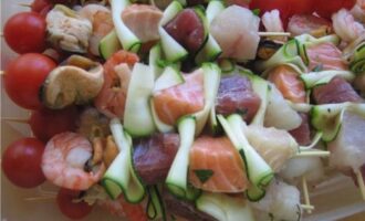 Шашлык из осетра, маринованный в вине