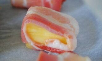 Запеченный с беконом ананас